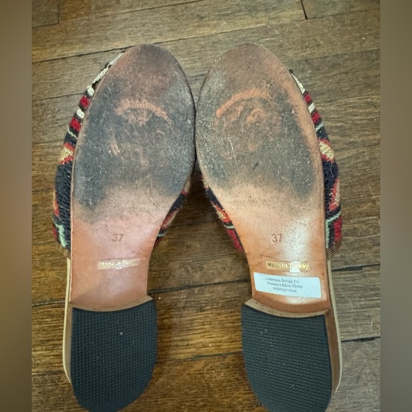 Artemis. Design Co. Kilim slide shoes - Picture 5 of 12
